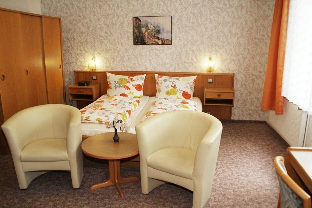 Hotel Pension Am Kurmittelhaus Bad Grund Esterno foto