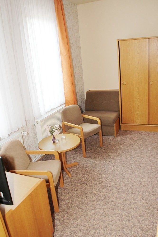 Hotel Pension Am Kurmittelhaus Bad Grund Esterno foto