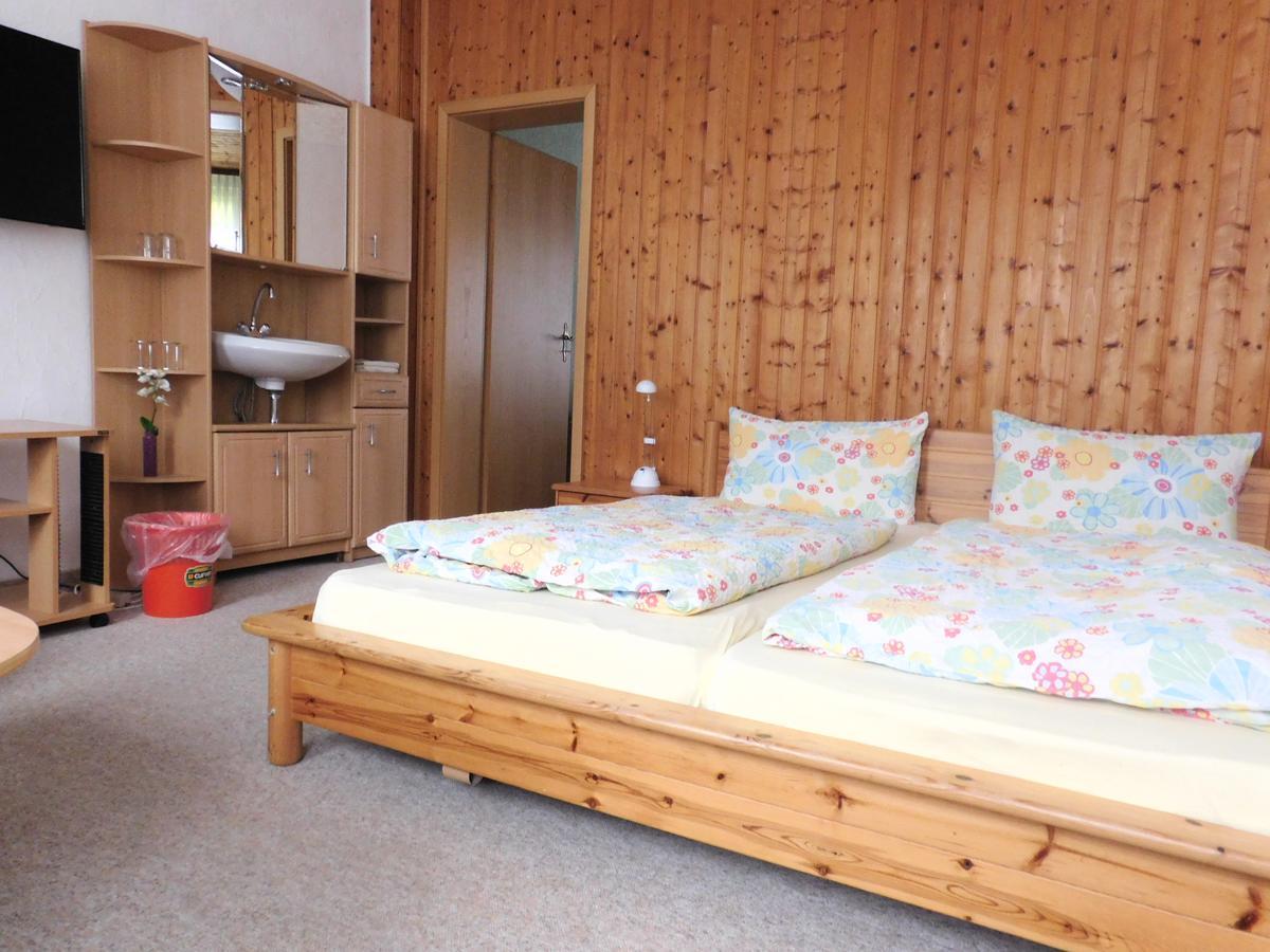 Hotel Pension Am Kurmittelhaus Bad Grund Esterno foto